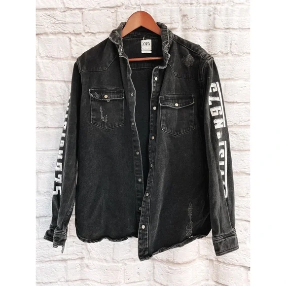 Zara Mens Black Denim Overshirt Text Print Graphic Black Distressed Snap Button - Picture 2 of 4